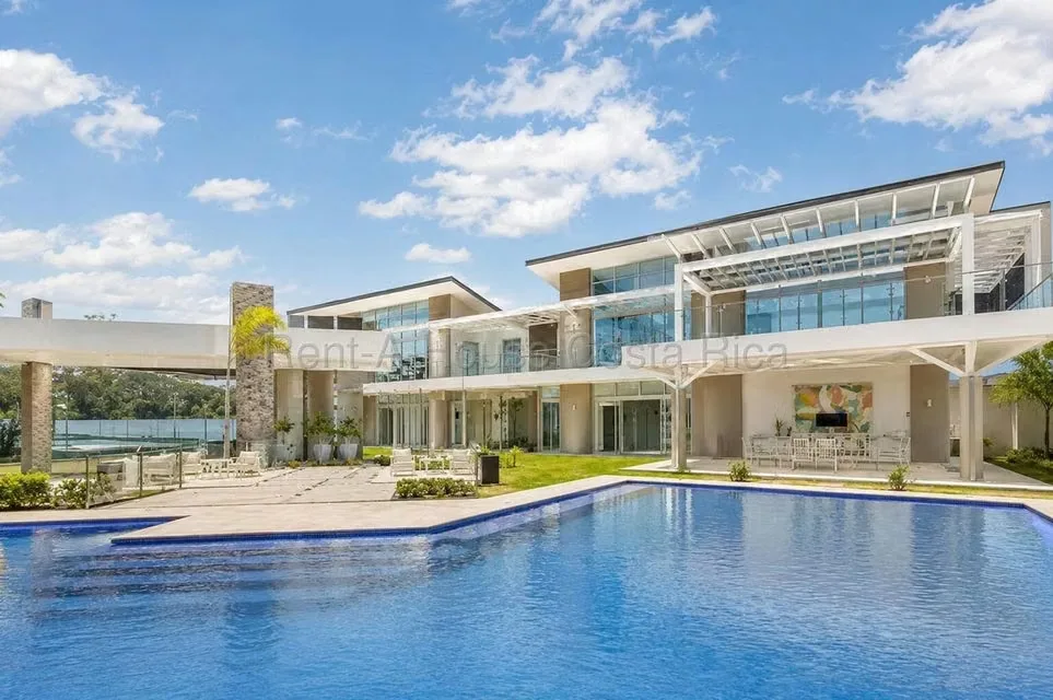 Casa en Alquiler en Belen, Heredia IP