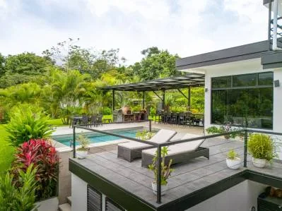 Excepcional tesoro de jardín en Ojochal, moderna casa de 4 habitaciones en 1 acre, photo 5