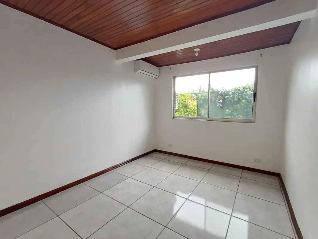 Amplio lote con espacios ideales para compartir en familia, sitio de clase media / Alta en un entorno lleno de paz y rodeado de super servicios comerciales a menos de 3 minutos, eso es ..., photo 8