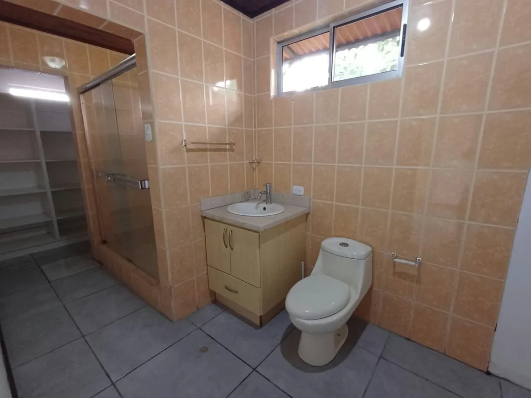 Amplio lote con espacios ideales para compartir en familia, sitio de clase media / Alta en un entorno lleno de paz y rodeado de super servicios comerciales a menos de 3 minutos, eso es ..., photo 9