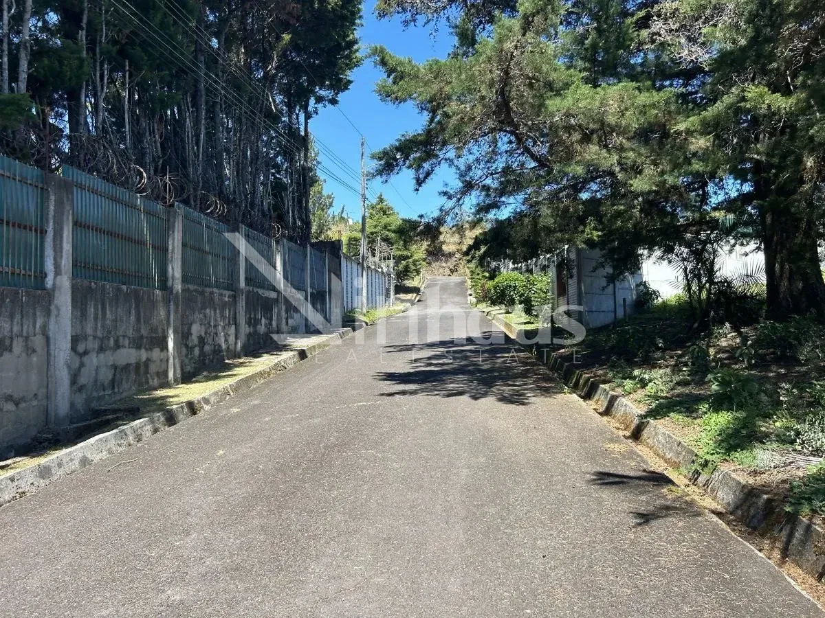 Se vende lote en residencial privado en Ángeles de San Rafael de Heredia