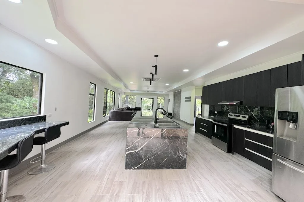 Casa Arboleda ~ Exceptional Multi-Unit Investment Opportunity, photo 2