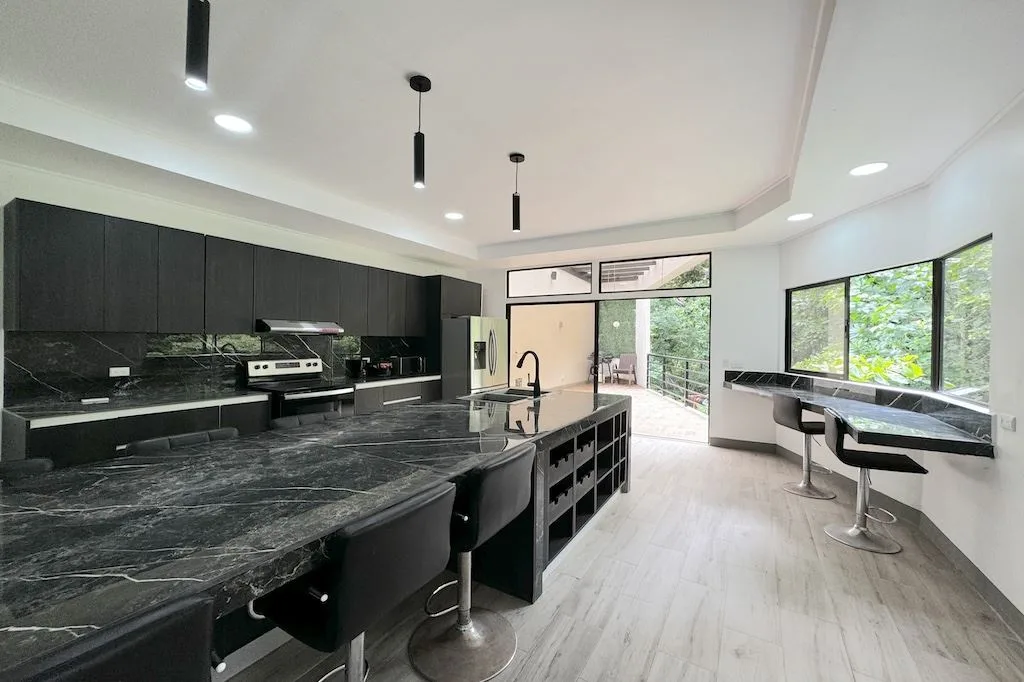 Casa Arboleda ~ Exceptional Multi-Unit Investment Opportunity, photo 4