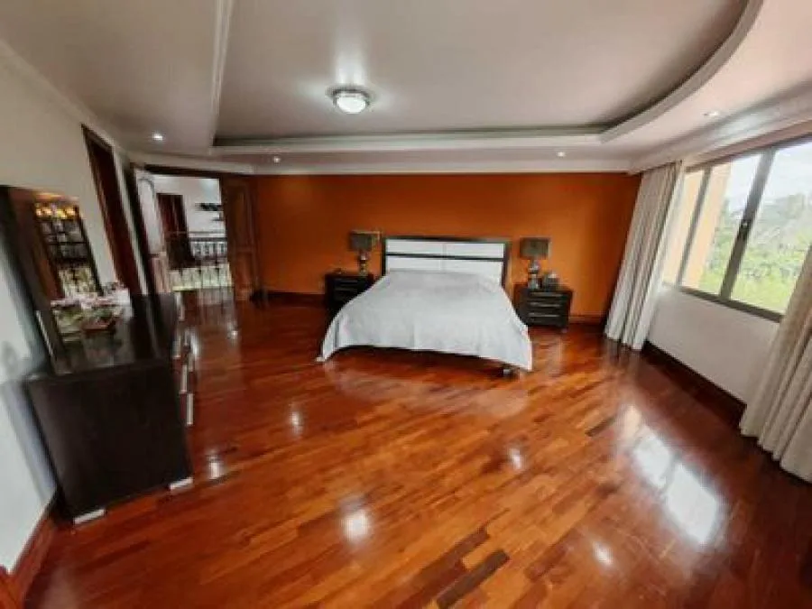 Venta de casa de lujo en Condominio Eco Residencial Villa Real, Santa Ana US$ 1,300,000 #UT4235 - Venta en Santa Ana, photo 2