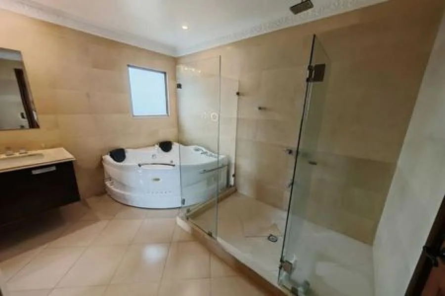 Venta de casa de lujo en Condominio Eco Residencial Villa Real, Santa Ana US$ 1,300,000 #UT4235 - Venta en Santa Ana, photo 8