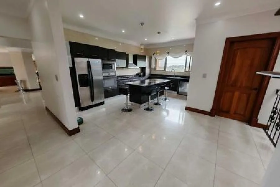 Venta de casa de lujo en Condominio Eco Residencial Villa Real, Santa Ana US$ 1,300,000 #UT4235 - Venta en Santa Ana, photo 9