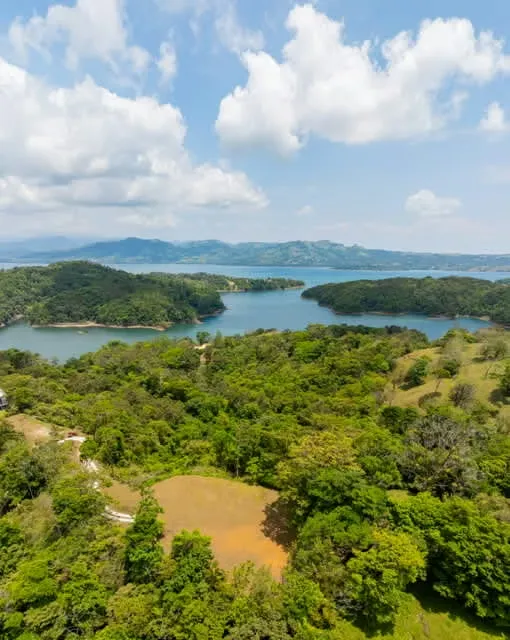 Lot for sale in Nuevo Arenal with a great view to the volcano and lake