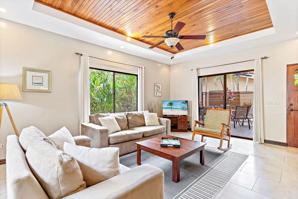 Casa Ela #4: Your Family Oasis Steps from Tamarindo Beach