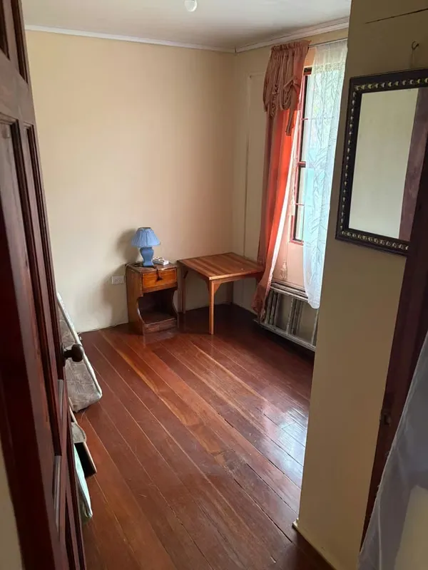 Descubre esta amplia casa de 190 m² de construcción en una zona tranquila, segura y de alta plusvalía, ideal para vivir o ..., photo 2