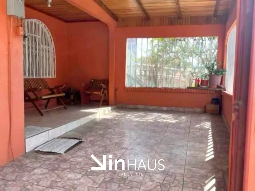 Descubre esta amplia casa de 190 m² de construcción en una zona tranquila, segura y de alta plusvalía, ideal para vivir o ..., photo 3