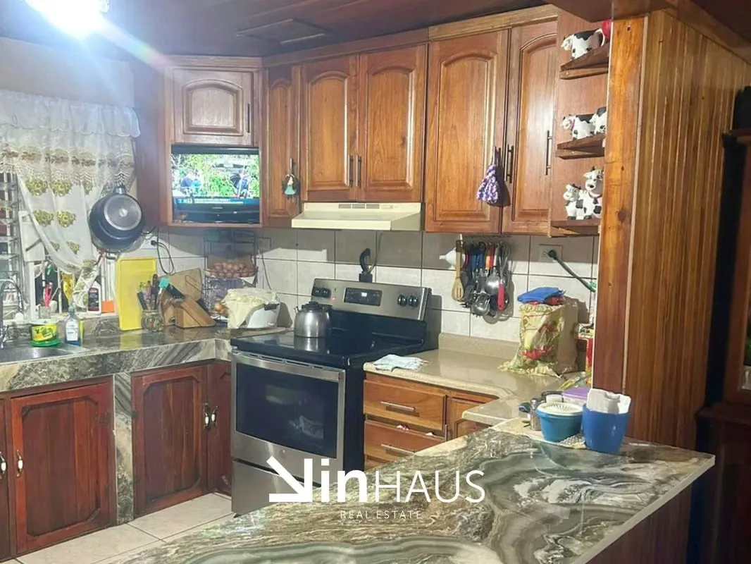 Descubre esta amplia casa de 190 m² de construcción en una zona tranquila, segura y de alta plusvalía, ideal para vivir o ..., photo 9
