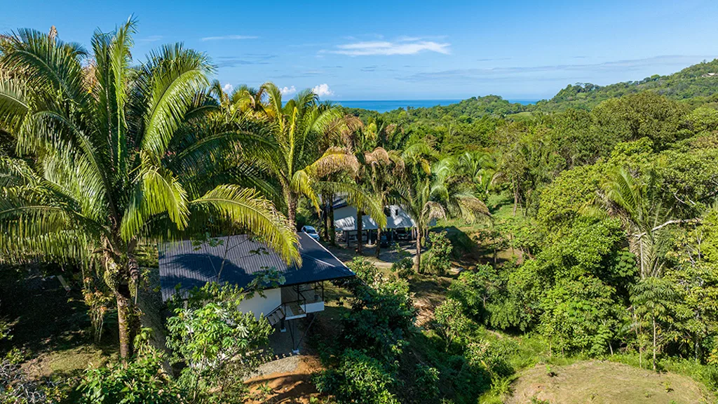 HOUSE AND GUEST HOUSE WITH BEAUTIFUL OCEAN VIEWS, photo 3