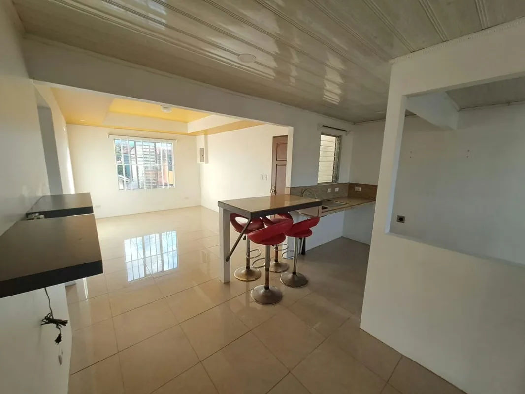 Apartamento en alquiler 72m² /2 habitaciones/ 1 baño. Excelente ubicación.