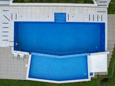 Propiedad con vista a la cola de ballena en venta: el complejo familiar definitivo, photo 9