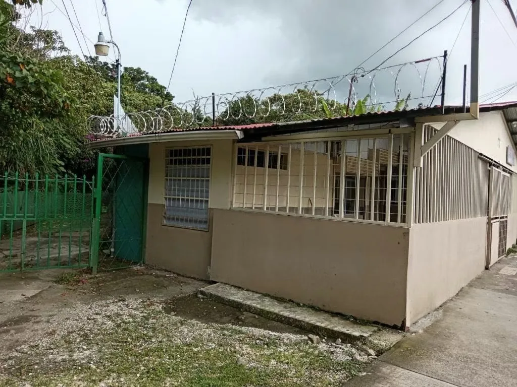 You want to start your business at a strategic point on high-value main street a few steps from the center this place is your opportunity, 75 waltz east of the Vindi Tres Rios., photo 3