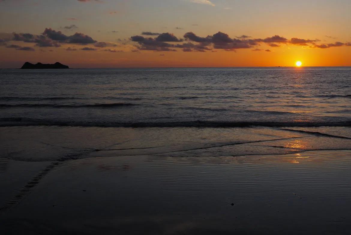 Rare Beachfront Lot Privately Located in Ballena Beach, photo 22