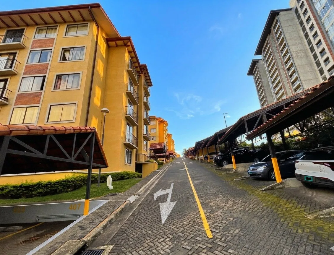 SE VENDE APARTAMENTO EN CONDOMINIO CONDADO DEL PALACIO LA URUCA - Venta en San José