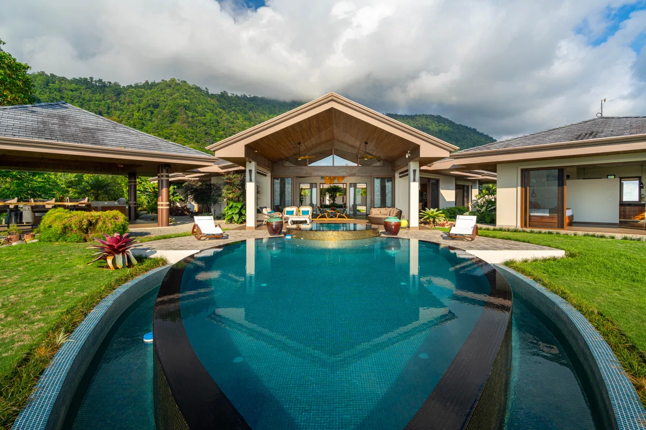360 Views! Ultimate Luxury Home!