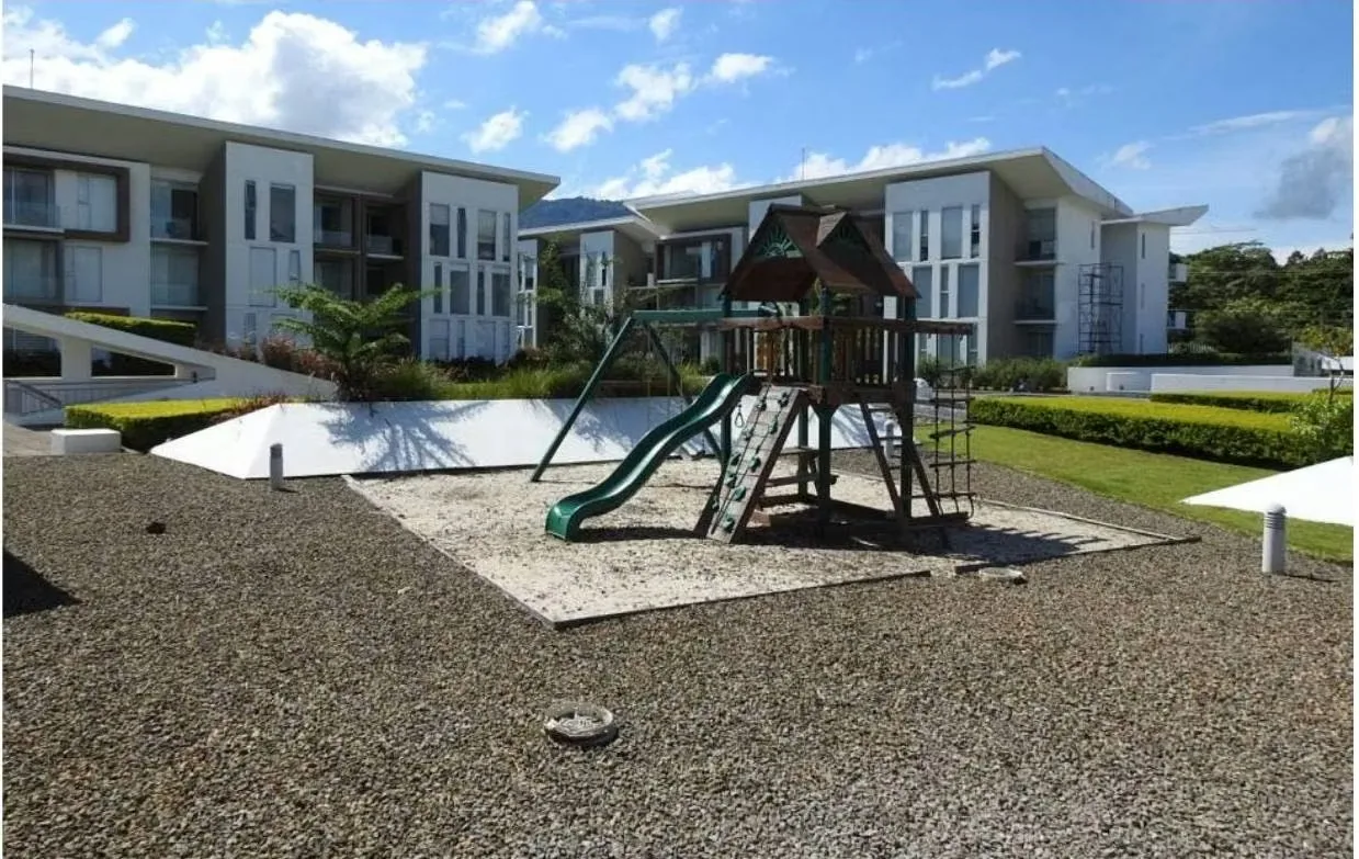 Alquilo hermoso y moderno apto nuevo en la Etapa Nueva recién construida del exclusivo condominio VISTAS A LA COLINA full amueblado, ubicado entre Santa Ana y Pozos, cerca de Santa ...