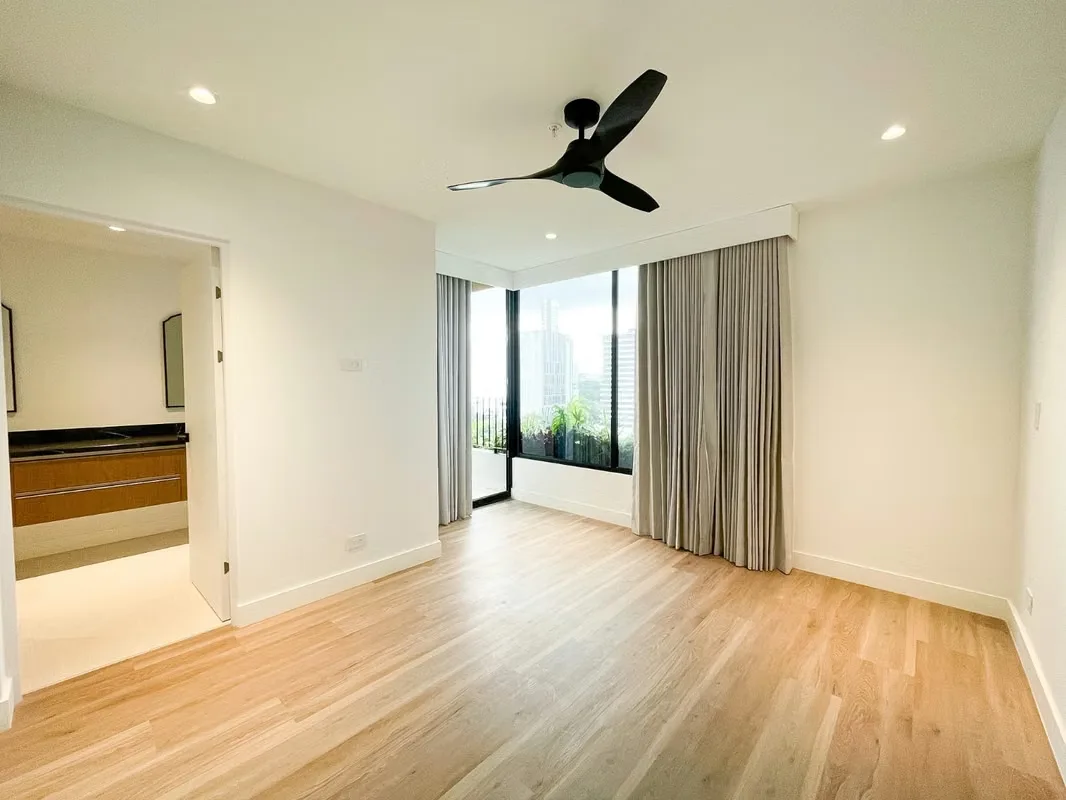 Apartamento nuevo para estrenar en Parkwood en Nunciatura con vista privilegiada distribución de doble frente al Parque del Perú., photo 12