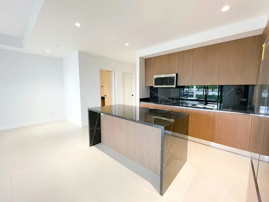 Apartamento nuevo para estrenar en Parkwood en Nunciatura con vista privilegiada distribución de doble frente al Parque del Perú., photo 4