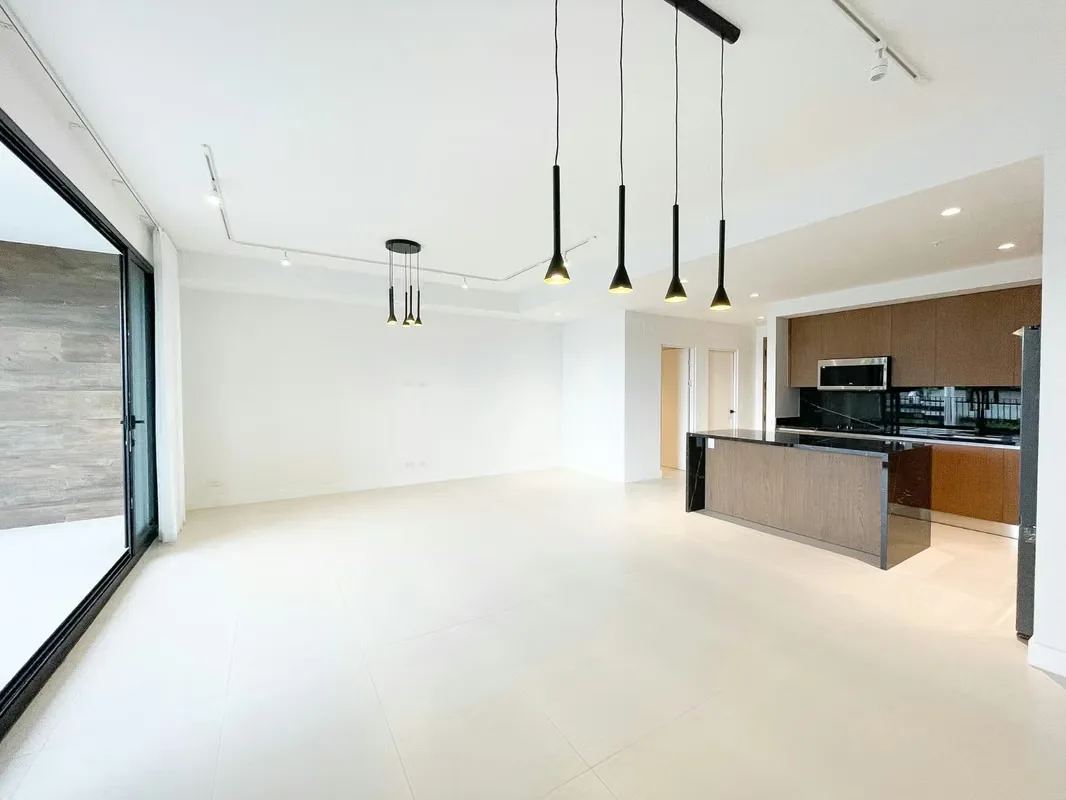 Apartamento nuevo para estrenar en Parkwood en Nunciatura con vista privilegiada distribución de doble frente al Parque del Perú., photo 9