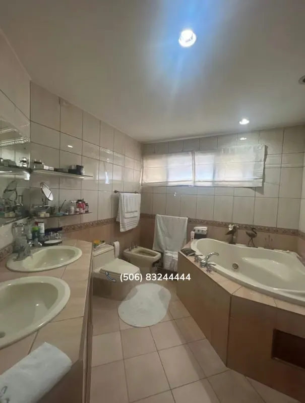 The sale price includes new kitchen and new floor., photo 2