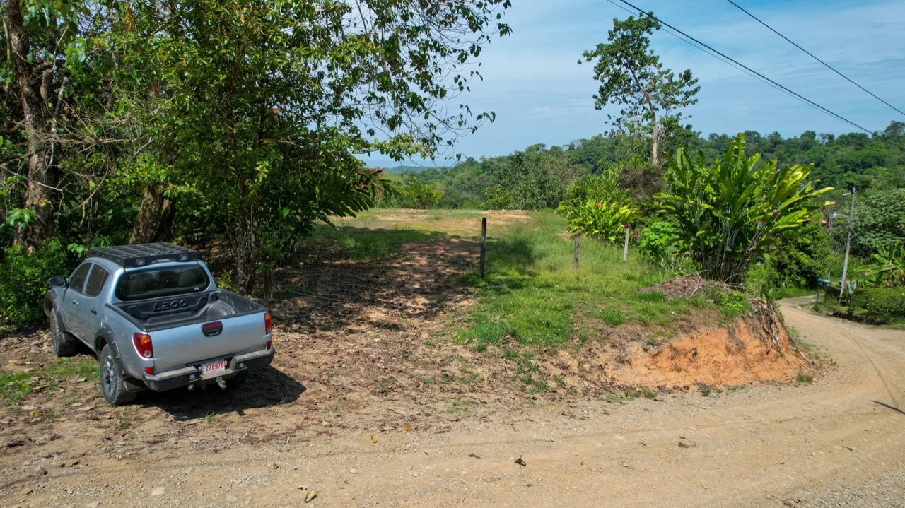 BUILDING PROPERTY WITH MOUNTAIN VIEWS, IN LA COLONIA UVITA – 0.51 ACRES, photo 5