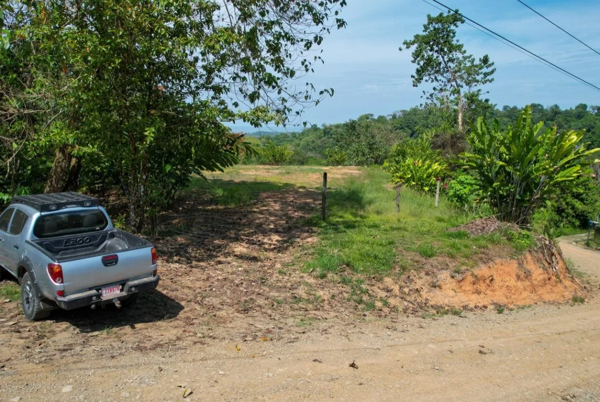BUILDING PROPERTY WITH MOUNTAIN VIEWS, IN LA COLONIA UVITA – 0.51 ACRES, photo 6