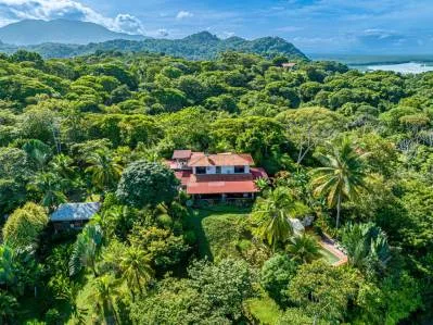 Villa Tres Vistas, una impresionante casa ubicada en la atractiva Calle Perezoso en Ojochal, photo 6