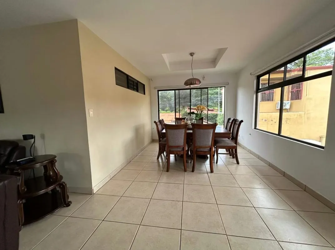 For sale property with two independent apartments, photo 3