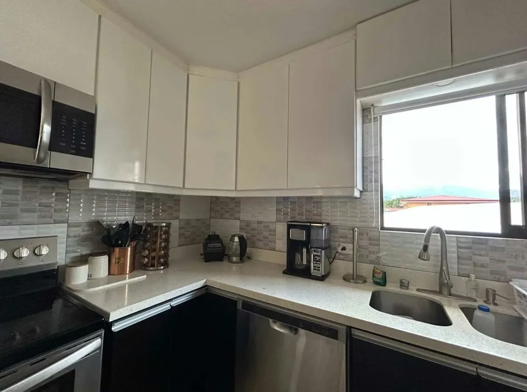 For sale property with two independent apartments, photo 5