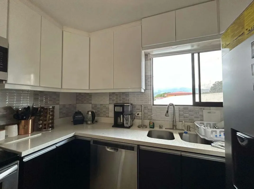For sale property with two independent apartments, photo 6