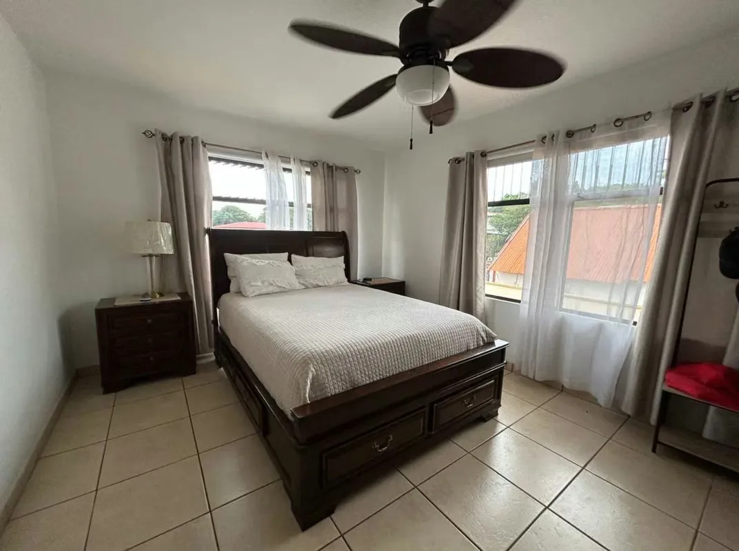 For sale property with two independent apartments, photo 7