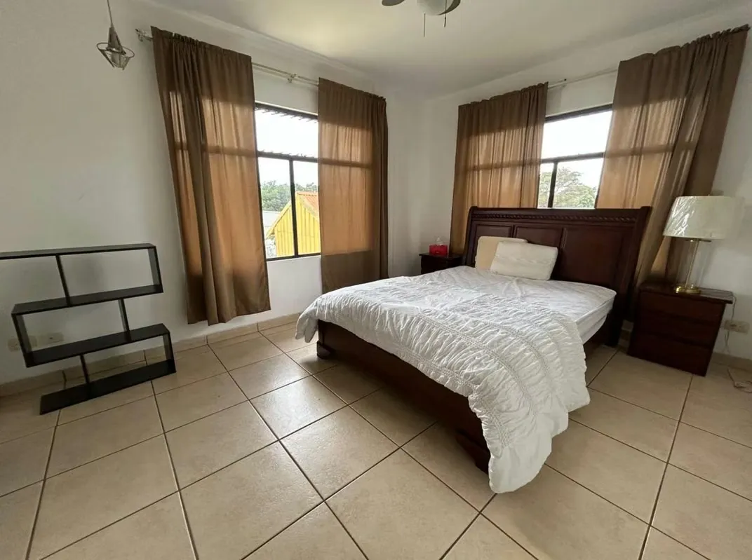 For sale property with two independent apartments, photo 8