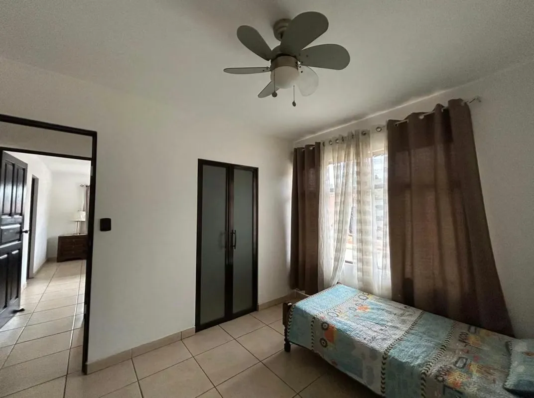 For sale property with two independent apartments, photo 9