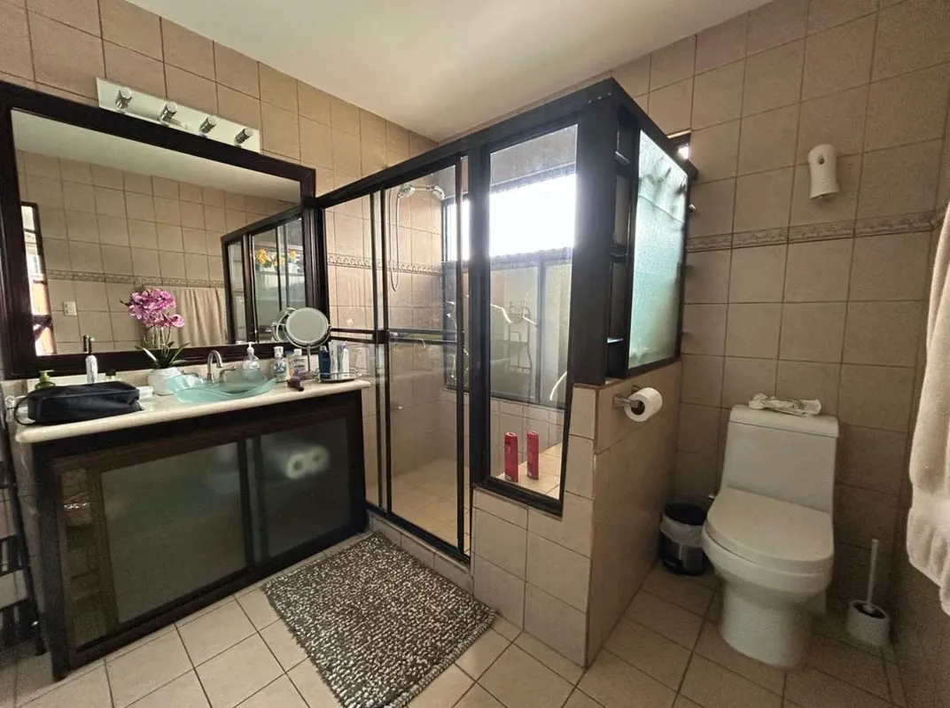 For sale property with two independent apartments, photo 10