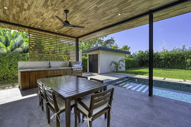 3 BEDROOM LUXURY HOME MINUTES TO UVITA – 0.23 ACRES, photo 12