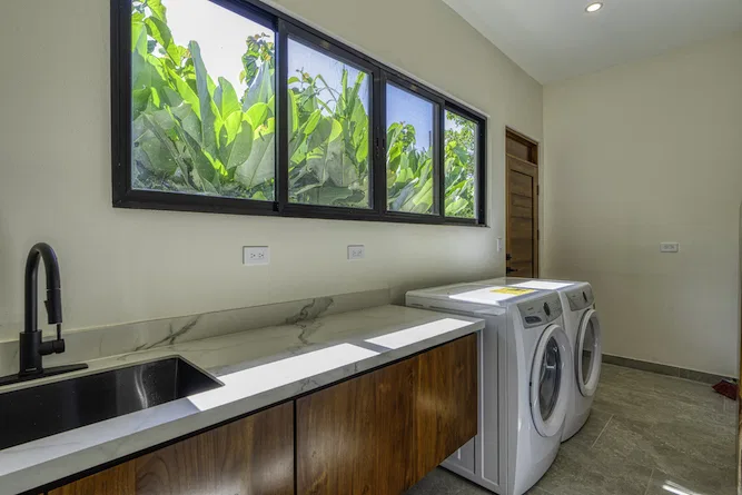 3 BEDROOM LUXURY HOME MINUTES TO UVITA – 0.23 ACRES, photo 23