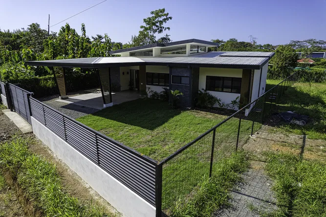 3 BEDROOM LUXURY HOME MINUTES TO UVITA – 0.23 ACRES, photo 4