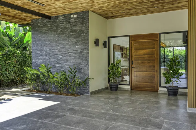 3 BEDROOM LUXURY HOME MINUTES TO UVITA – 0.23 ACRES, photo 8