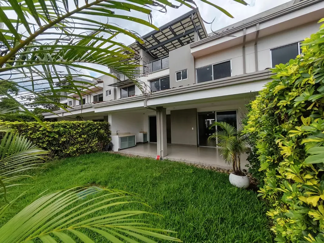 Townhouse for rent with a view of the valley,