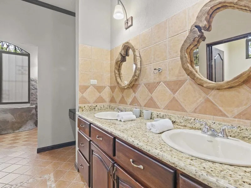 4 Bed Single Family Homes For Sale in Lake Arenal, photo 6