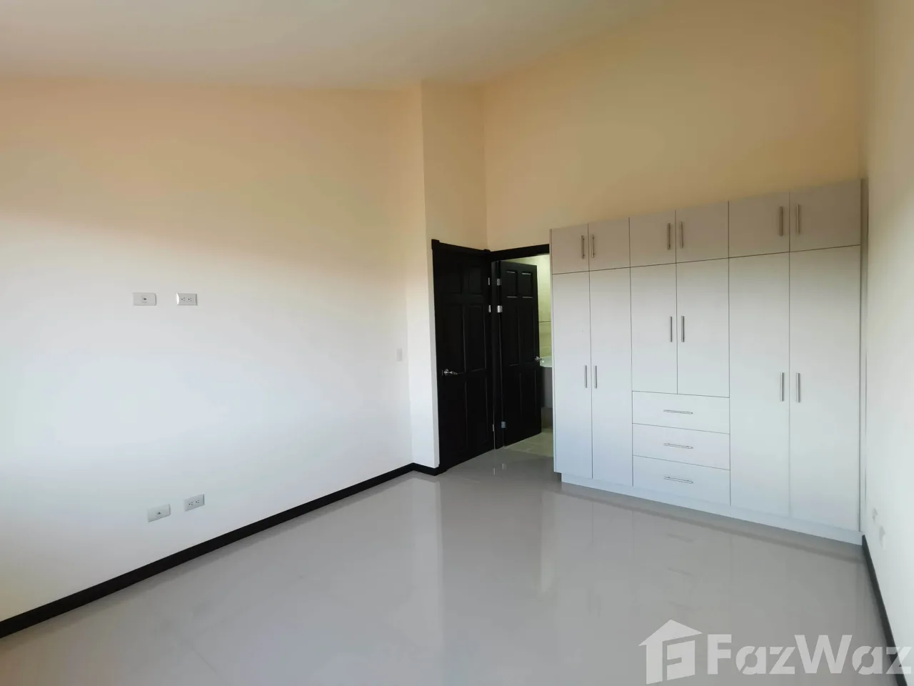 4 Bedroom House for Sale at Condominio Zona Rosa for $199,000, photo 13