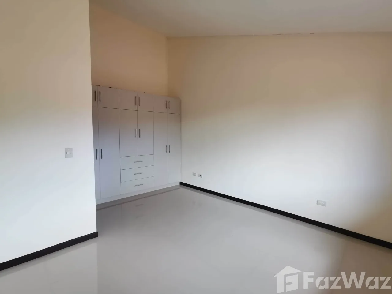 4 Bedroom House for Sale at Condominio Zona Rosa for $199,000, photo 9