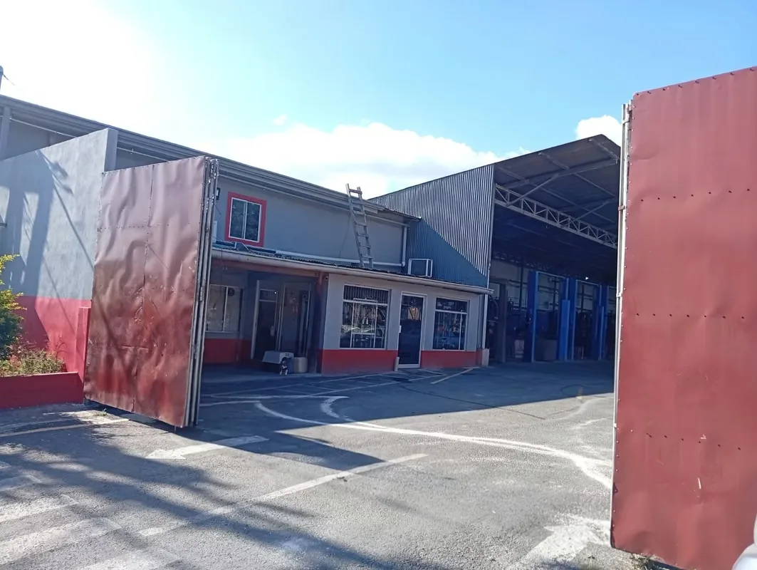Industrial Warehouse for Sale in Heredia