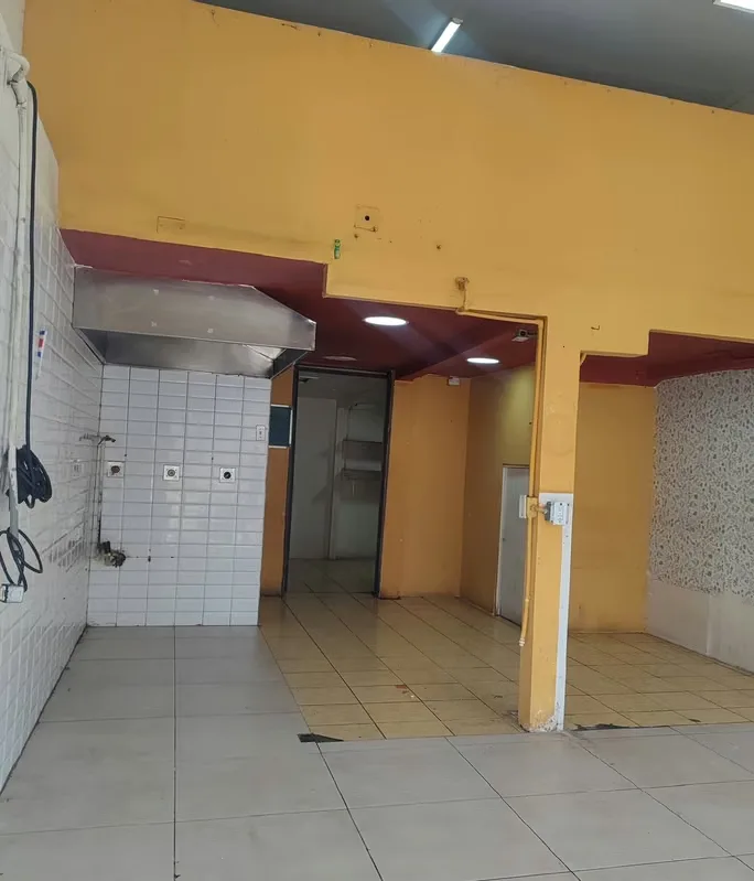Ubicación estratégica y de alto tránsito: Maximiza la visibilidad de tu marca en una de las zonas con mayor flujo peatonal de la capital., photo 9