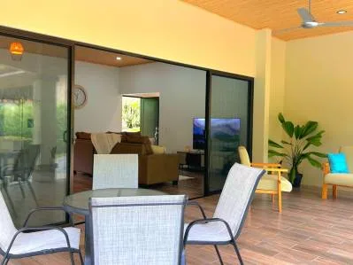 Casa a estrenar con vista a la selva tropical protegida, casa tropical de un solo nivel, photo 4