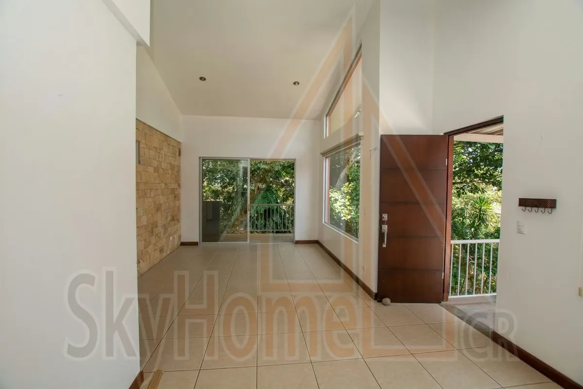 Apartamento en alquiler o venta ubicado en la exclusiva zona de Pinares. La propiedad ofrece espacios amplios y un hermoso balcón con vista directa al bosque, ideal para disfrutar de ..., photo 16