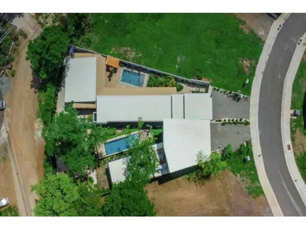 Discover the perfect balance between modern design, tropical comfort, and prime location in this stunning 3-bedroom, 3.5-bathroom home located in the exclusive Tamarindo Park community, ..., photo 7